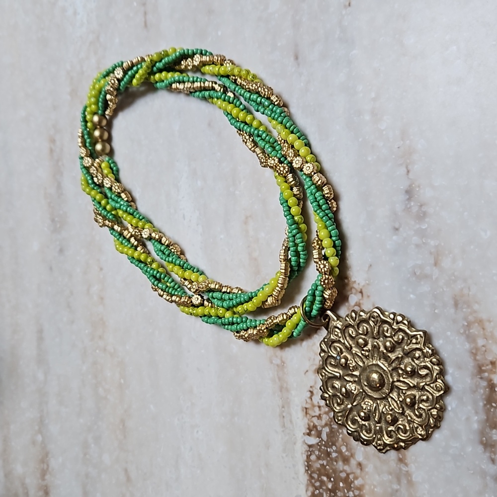 😍Green Beaded Necklace😍NWOT